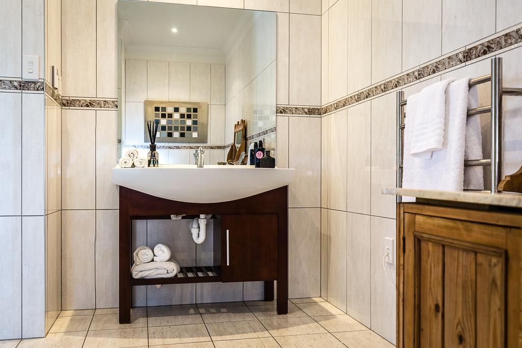 Executive Apartment In Private Complex แฮฟล็อค นอร์ท ภายนอก รูปภาพ